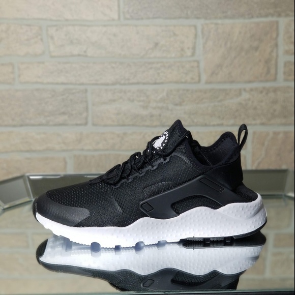 Nike Shoes - Nike Air Huarache Run Ultra